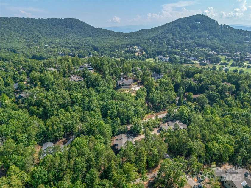 3 Nestlewood Drive, Arden, NC 28704.  MLS# CAR4272501, YatesRealty ID 25802. 