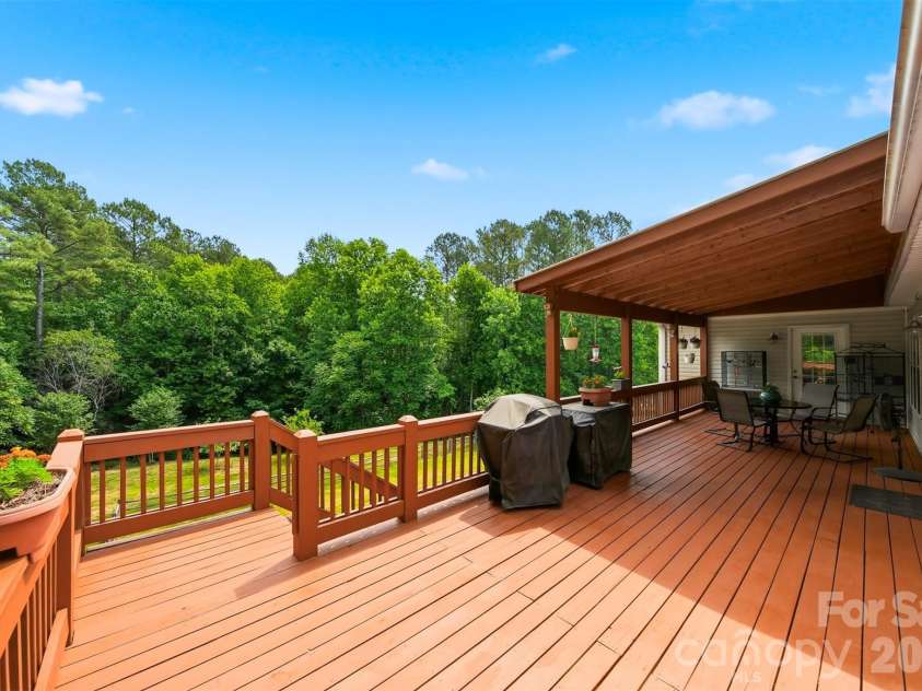 3422 Bay Drive, Granite Falls, NC 28630.  MLS# CAR4381649, YatesRealty ID 25802. 