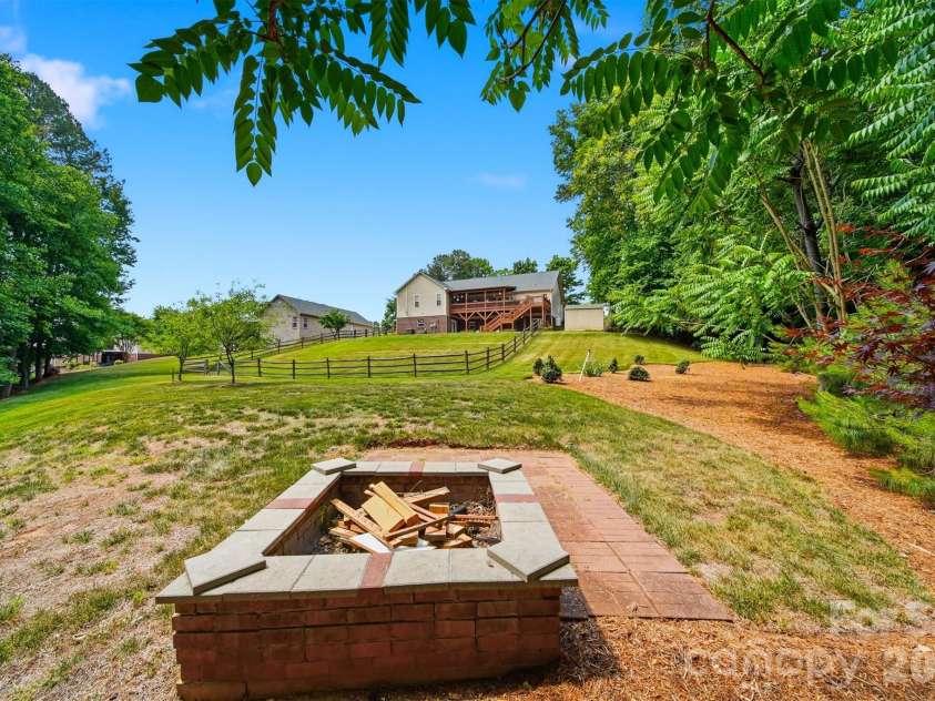 3422 Bay Drive, Granite Falls, NC 28630.  MLS# CAR4381649, YatesRealty ID 25802. 
