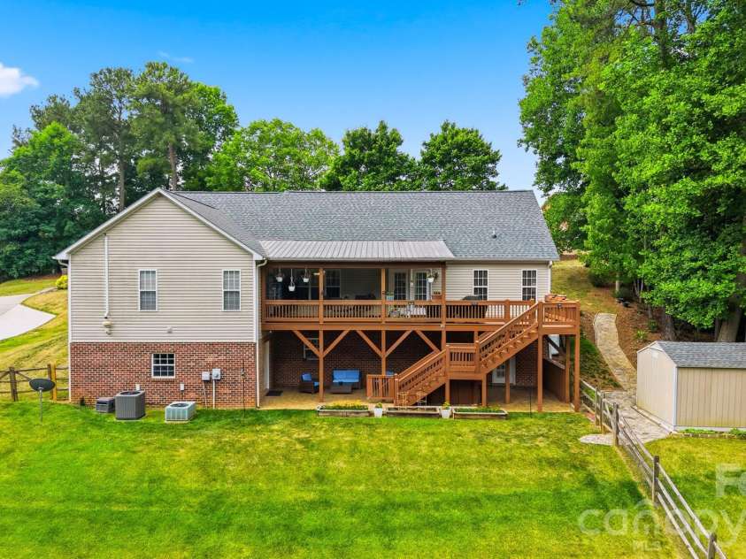 3422 Bay Drive, Granite Falls, NC 28630.  MLS# CAR4381649, YatesRealty ID 25802. 