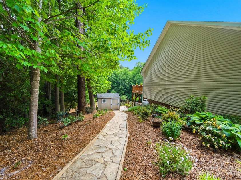 3422 Bay Drive, Granite Falls, NC 28630.  MLS# CAR4381649, YatesRealty ID 25802. 