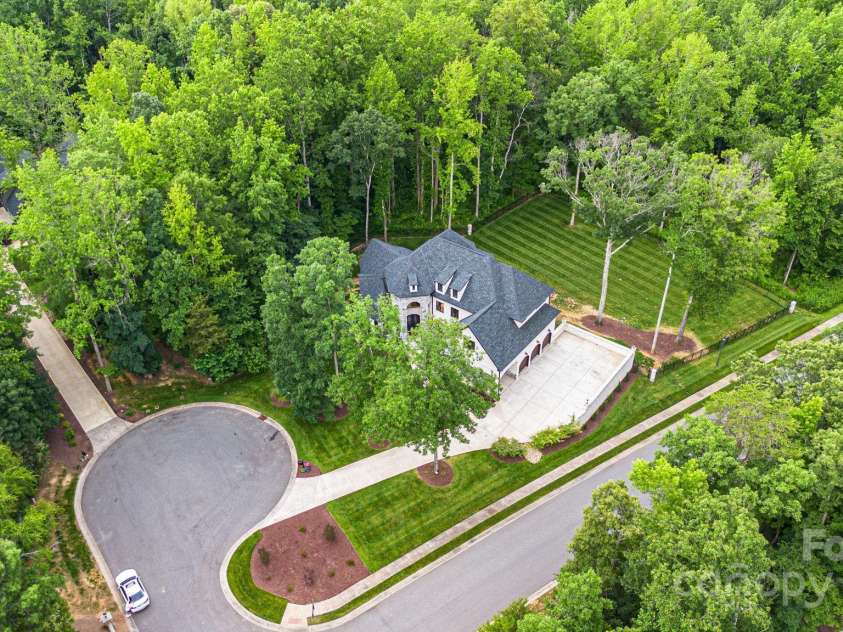 6327 Fox Tail Lane, Davidson, NC 28036.  MLS# CAR4271331, YatesRealty ID 25803. 