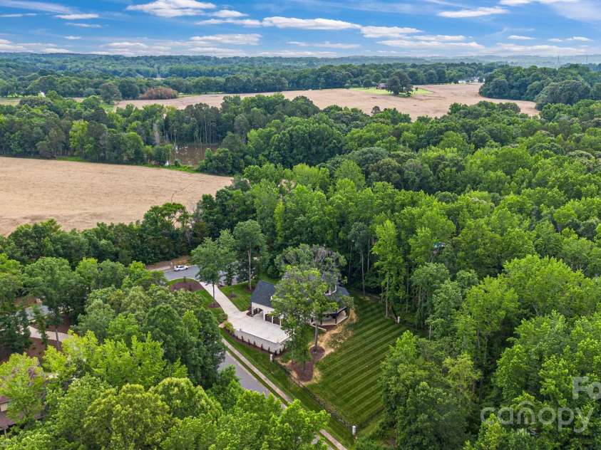 6327 Fox Tail Lane, Davidson, NC 28036.  MLS# CAR4271331, YatesRealty ID 25803. 