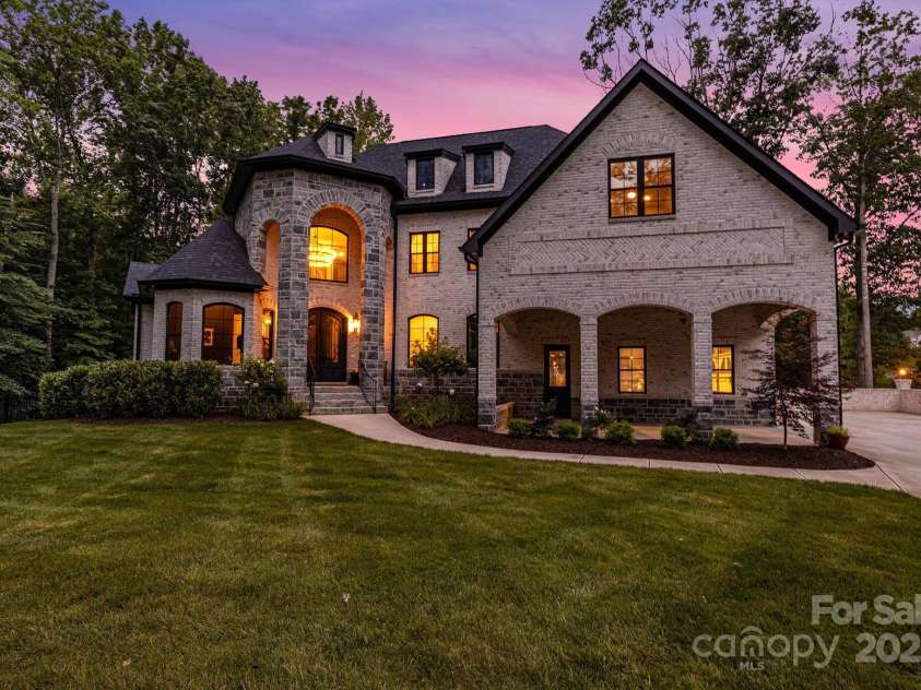 6327 Fox Tail Lane, Davidson, NC 28036.  MLS# CAR4271331, YatesRealty ID 25803. 