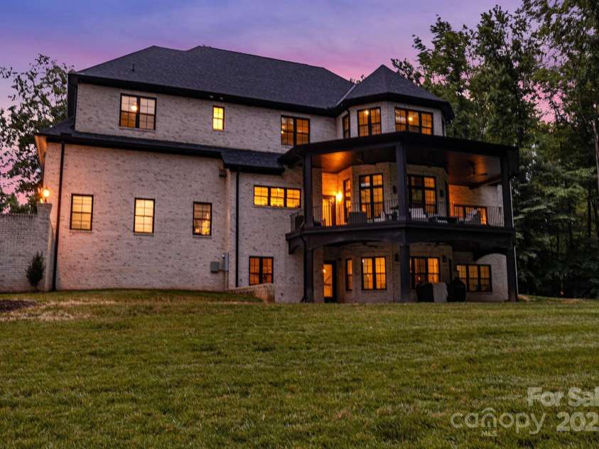 6327 Fox Tail Lane, Davidson, NC 28036.  MLS# CAR4271331, YatesRealty ID 25803. 