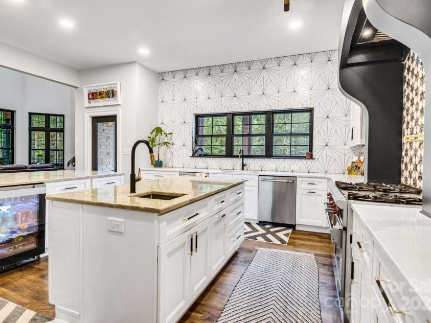 6327 Fox Tail Lane, Davidson, NC 28036.  MLS# CAR4271331, YatesRealty ID 25803. 