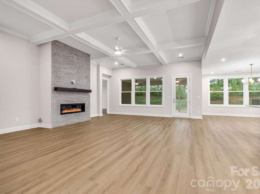 13417 Cozy Court, Charlotte, NC 28215.  MLS# CAR4386909, YatesRealty ID 25804. 