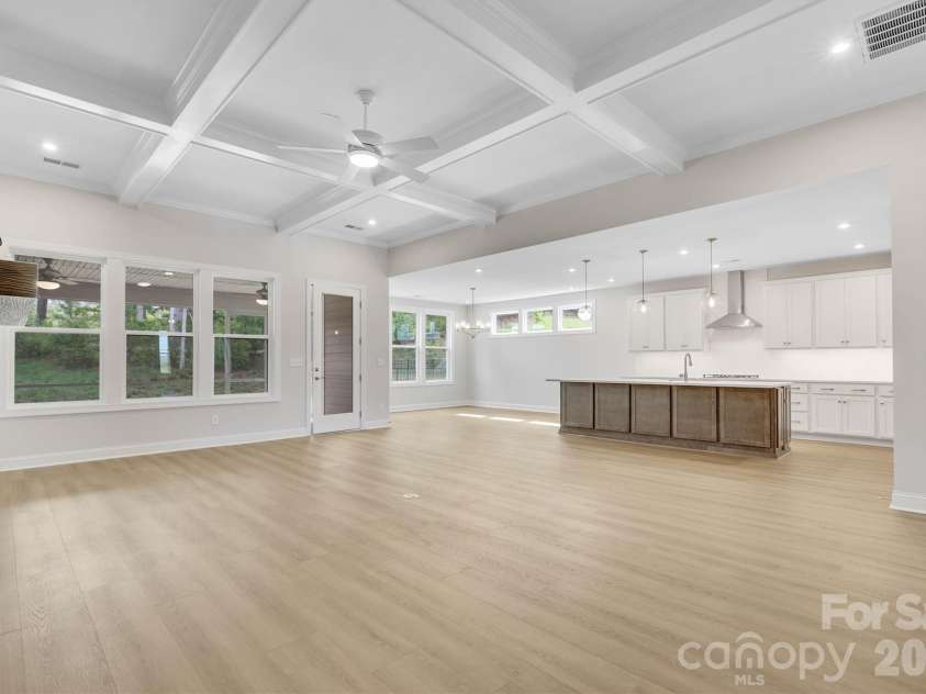 13417 Cozy Court, Charlotte, NC 28215.  MLS# CAR4386909, YatesRealty ID 25804. 