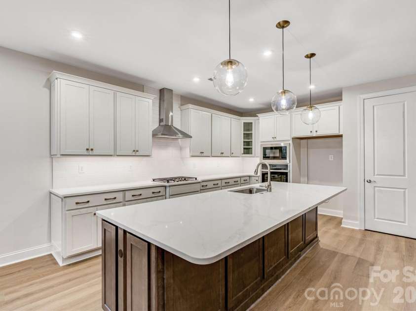 13417 Cozy Court, Charlotte, NC 28215.  MLS# CAR4386909, YatesRealty ID 25804. 