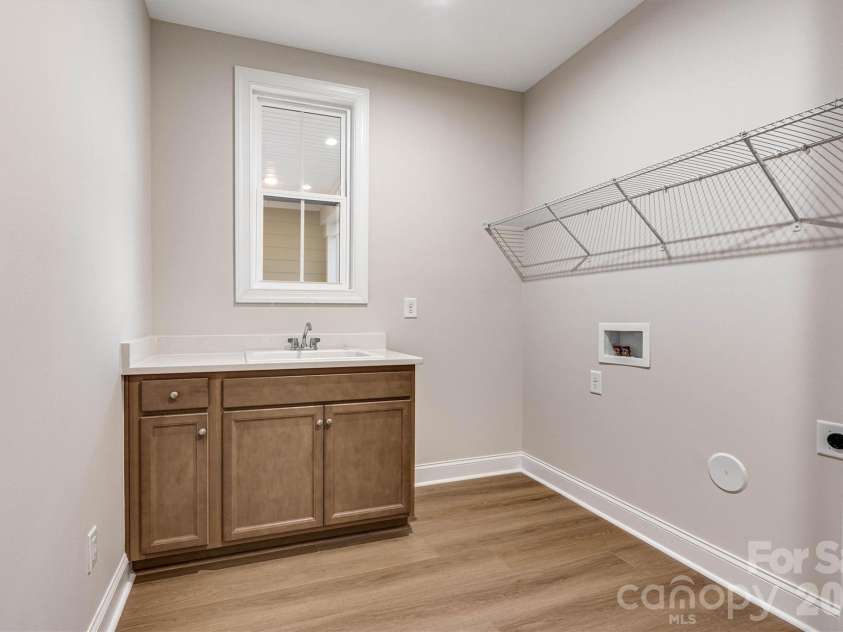 13417 Cozy Court, Charlotte, NC 28215.  MLS# CAR4386909, YatesRealty ID 25804. 