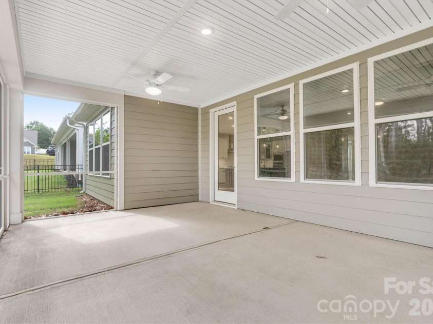 13417 Cozy Court, Charlotte, NC 28215.  MLS# CAR4386909, YatesRealty ID 25804. 