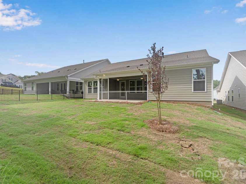 13417 Cozy Court, Charlotte, NC 28215.  MLS# CAR4386909, YatesRealty ID 25804. 