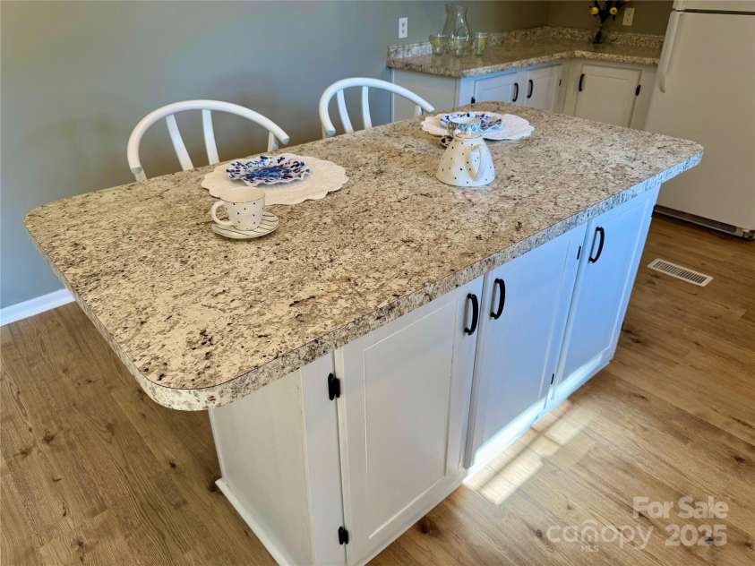 3190 Wild Dogwood Lane, Morganton, NC 28655.  MLS# CAR4276755, YatesRealty ID 25804. 