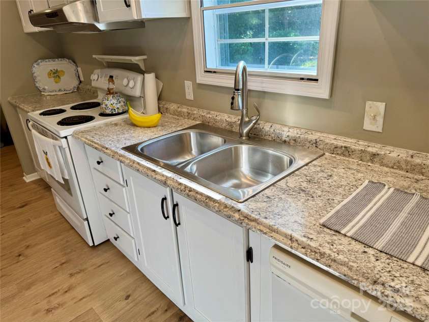 3190 Wild Dogwood Lane, Morganton, NC 28655.  MLS# CAR4276755, YatesRealty ID 25804. 