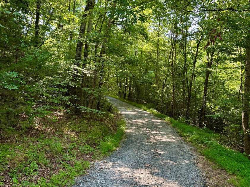 3190 Wild Dogwood Lane, Morganton, NC 28655.  MLS# CAR4276755, YatesRealty ID 25804. 