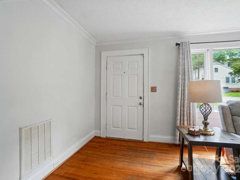 509 Clay Street, Gastonia, NC 28052.  MLS# CAR4255967, YatesRealty ID 25805. 