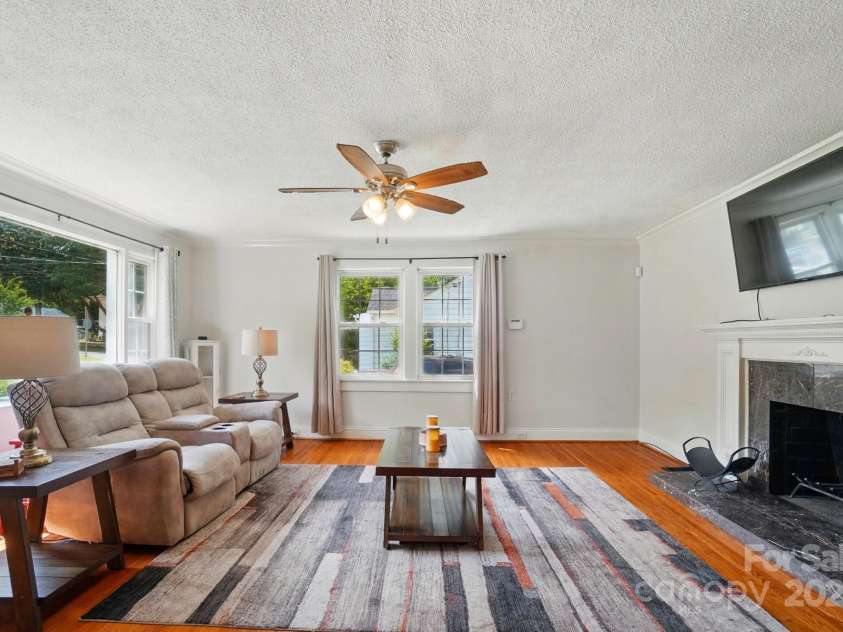 509 Clay Street, Gastonia, NC 28052.  MLS# CAR4255967, YatesRealty ID 25805. 