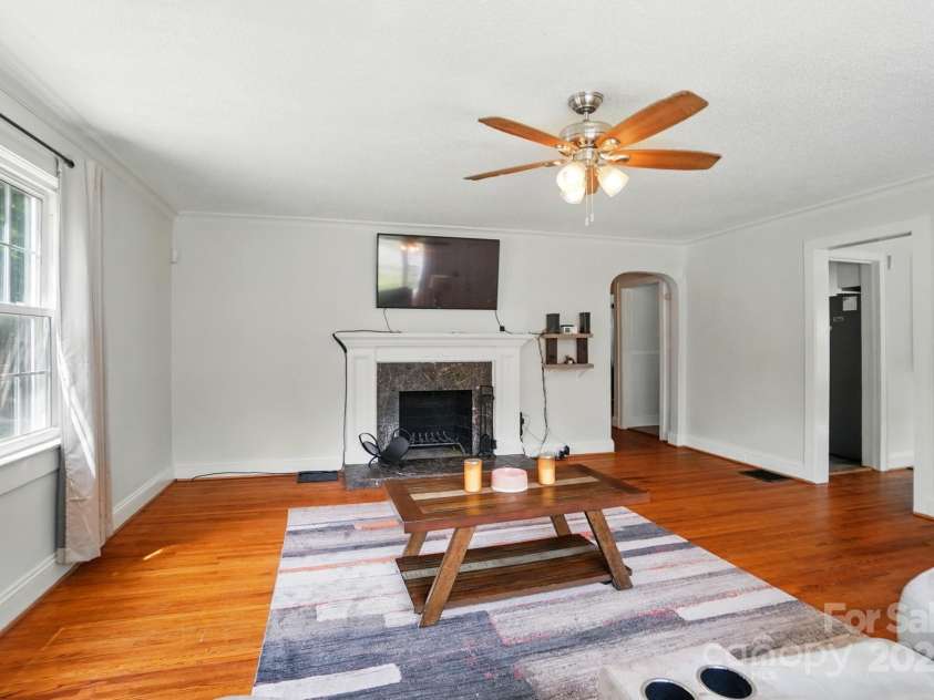 509 Clay Street, Gastonia, NC 28052.  MLS# CAR4255967, YatesRealty ID 25805. 