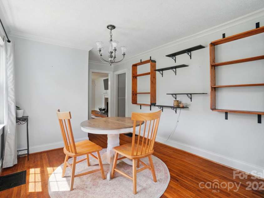 509 Clay Street, Gastonia, NC 28052.  MLS# CAR4255967, YatesRealty ID 25805. 