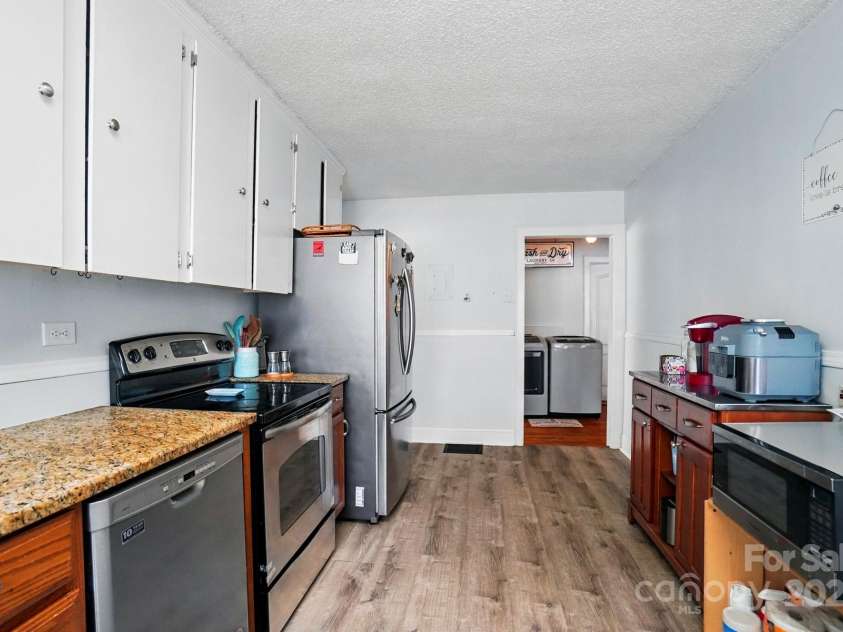 509 Clay Street, Gastonia, NC 28052.  MLS# CAR4255967, YatesRealty ID 25805. 