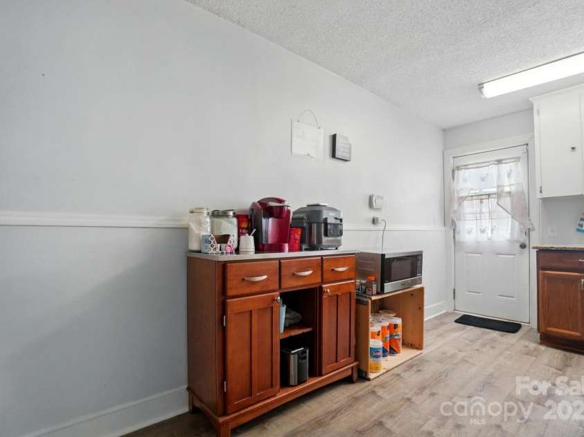 509 Clay Street, Gastonia, NC 28052.  MLS# CAR4255967, YatesRealty ID 25805. 