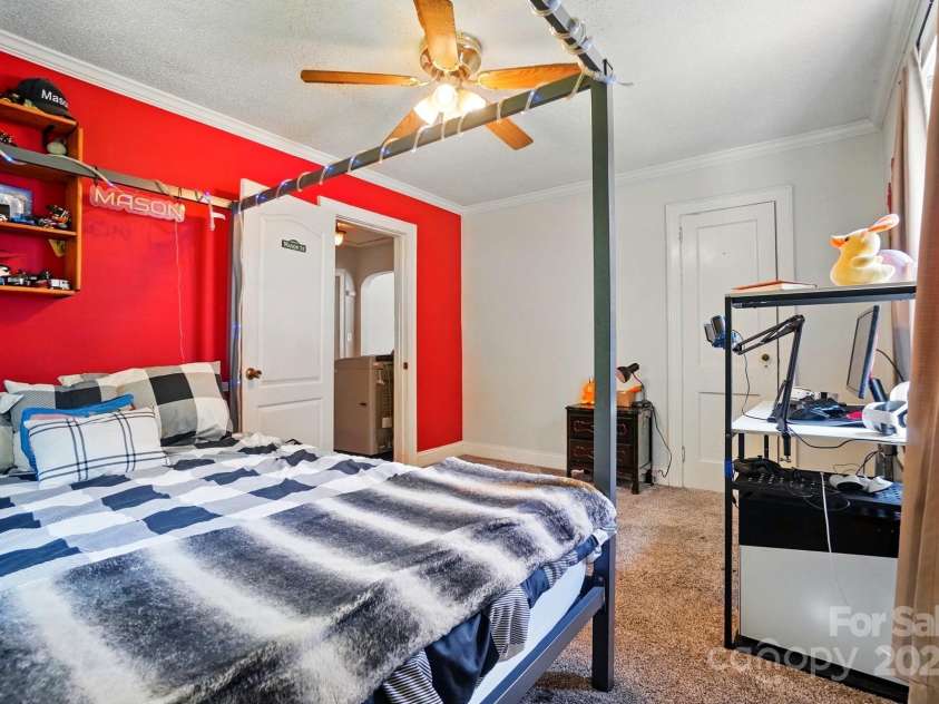 509 Clay Street, Gastonia, NC 28052.  MLS# CAR4255967, YatesRealty ID 25805. 