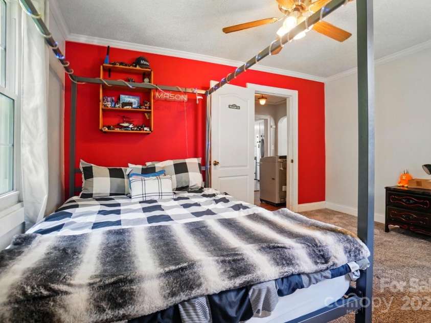 509 Clay Street, Gastonia, NC 28052.  MLS# CAR4255967, YatesRealty ID 25805. 