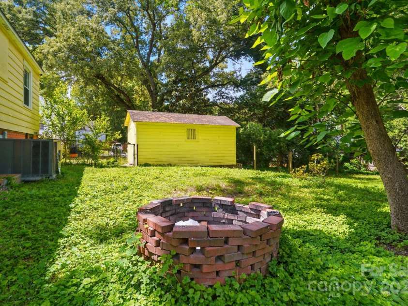 509 Clay Street, Gastonia, NC 28052.  MLS# CAR4255967, YatesRealty ID 25805. 