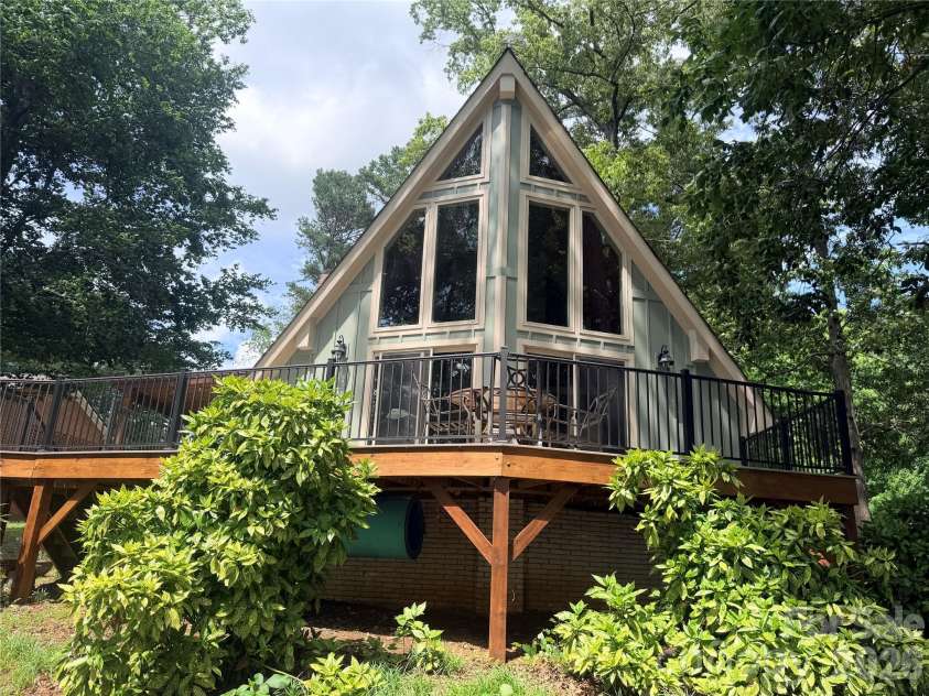 830 Mainsail Road, Salisbury, NC 28146.  MLS# CAR4383325, YatesRealty ID 25806. 