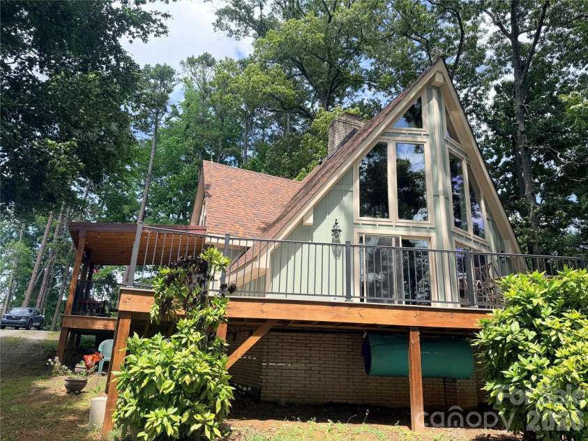830 Mainsail Road, Salisbury, NC 28146.  MLS# CAR4383325, YatesRealty ID 25806. 