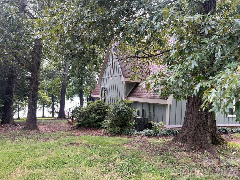 830 Mainsail Road, Salisbury, NC 28146.  MLS# CAR4383325, YatesRealty ID 25806. 