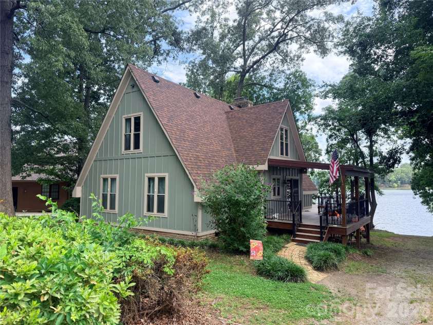 830 Mainsail Road, Salisbury, NC 28146.  MLS# CAR4383325, YatesRealty ID 25806. 