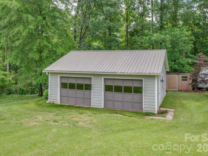236 Cardinal Road, Rutherfordton, NC 28139.  MLS# CAR4386919, YatesRealty ID 25808. 