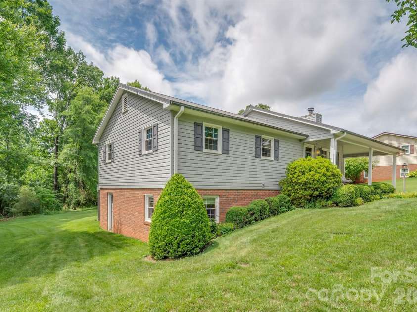 236 Cardinal Road, Rutherfordton, NC 28139.  MLS# CAR4386919, YatesRealty ID 25808. 