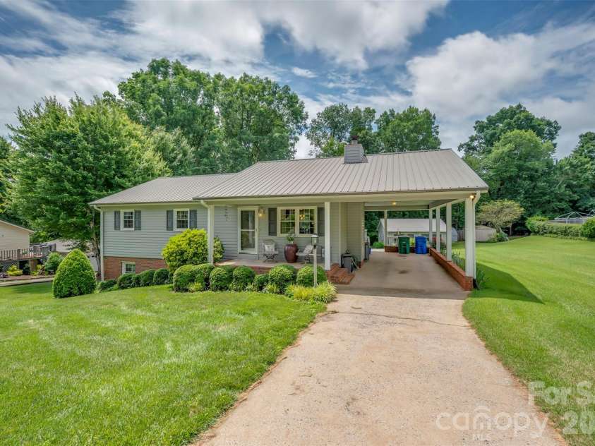 236 Cardinal Road, Rutherfordton, NC 28139.  MLS# CAR4386919, YatesRealty ID 25808. 
