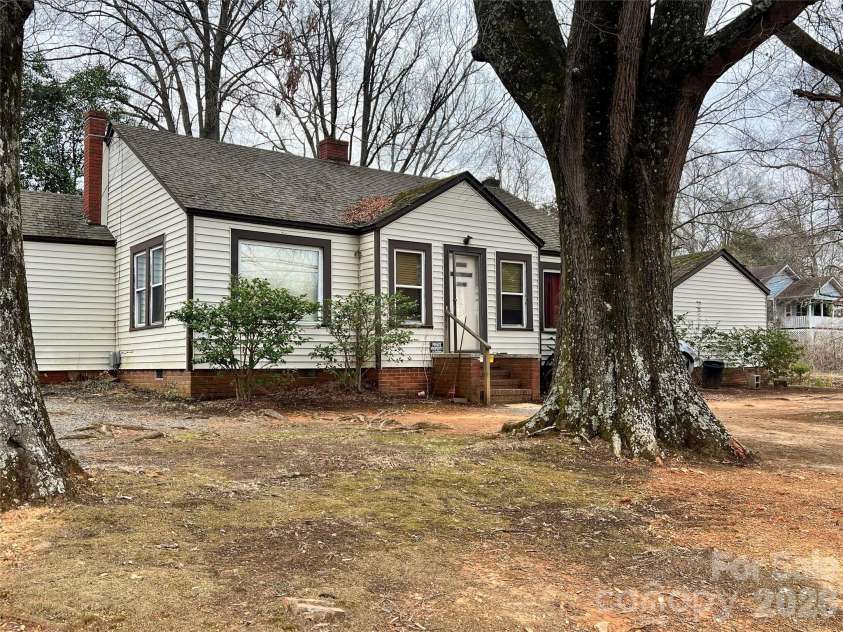 1604 Salisbury Avenue, Albemarle, NC 28001.  MLS# CAR4349081, YatesRealty ID 2581. 