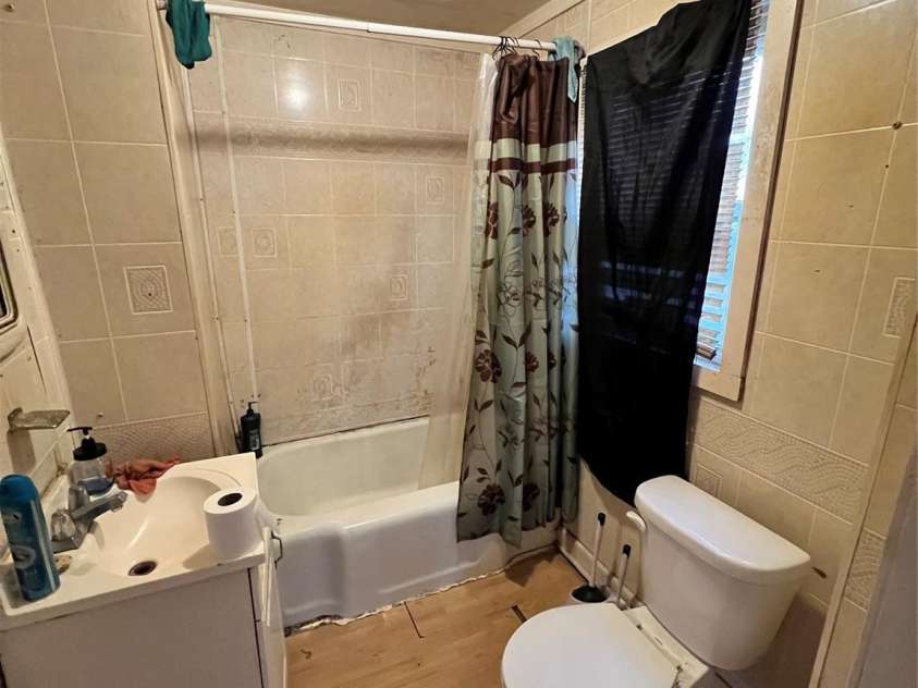 1604 Salisbury Avenue, Albemarle, NC 28001.  MLS# CAR4349081, YatesRealty ID 2581. Bathroom