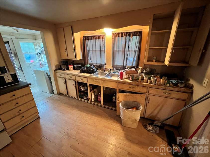 1604 Salisbury Avenue, Albemarle, NC 28001.  MLS# CAR4349081, YatesRealty ID 2581. Kitchen
