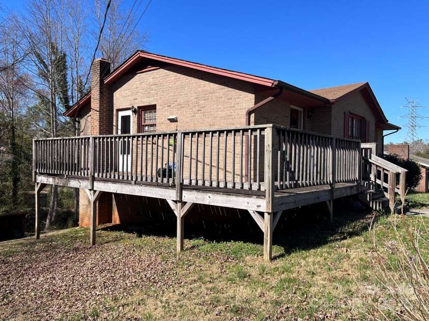 3232 Wilson Heights Drive, Hildebran, NC 28637.  MLS# CAR4237035, YatesRealty ID 2581. 