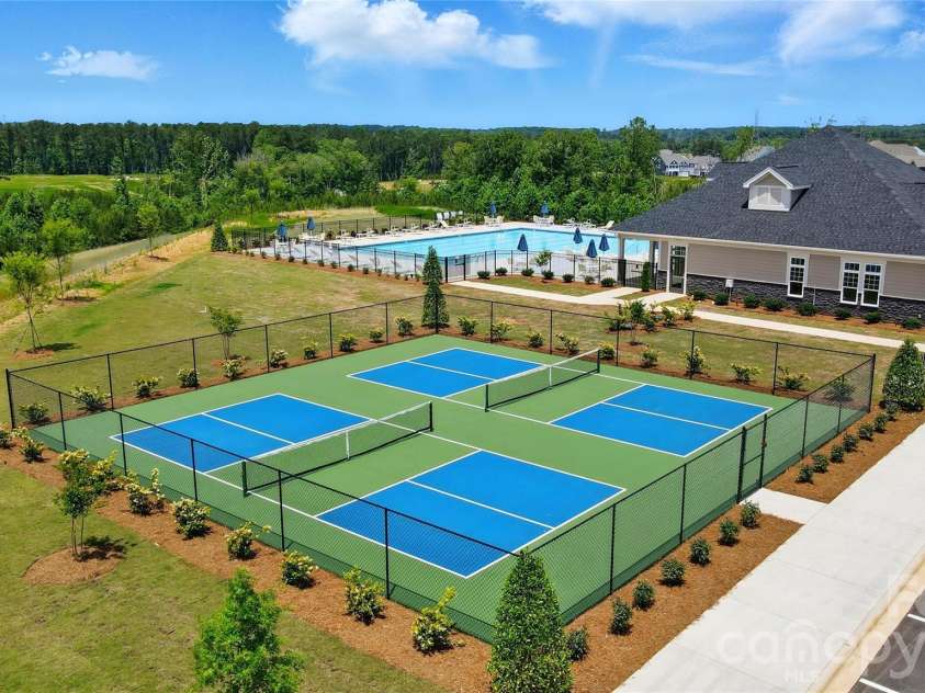 8414 Acadia Parkway, Sherrills Ford, NC 28673.  MLS# CAR4387219, YatesRealty ID 25811. Amenities