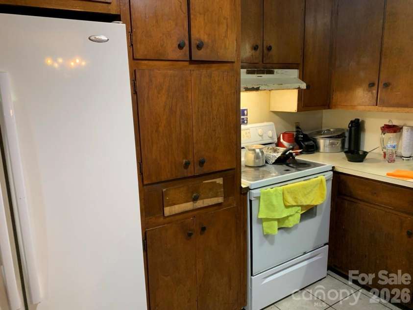 101 Ramsey Street, Morganton, NC 28655.  MLS# CAR4387176, YatesRealty ID 25813. 