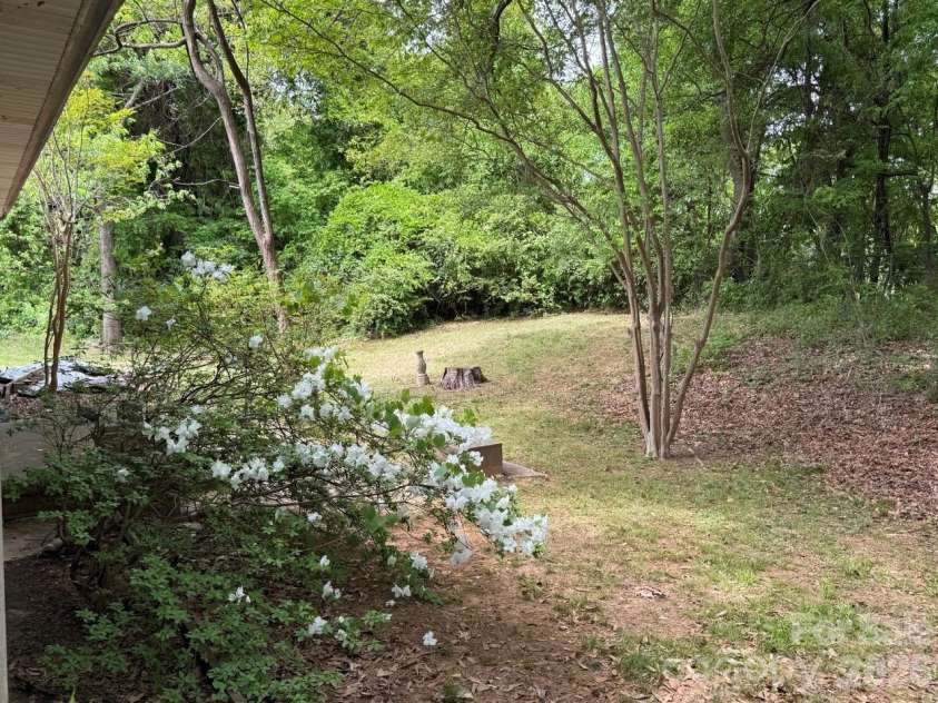 101 Ramsey Street, Morganton, NC 28655.  MLS# CAR4387176, YatesRealty ID 25813. 