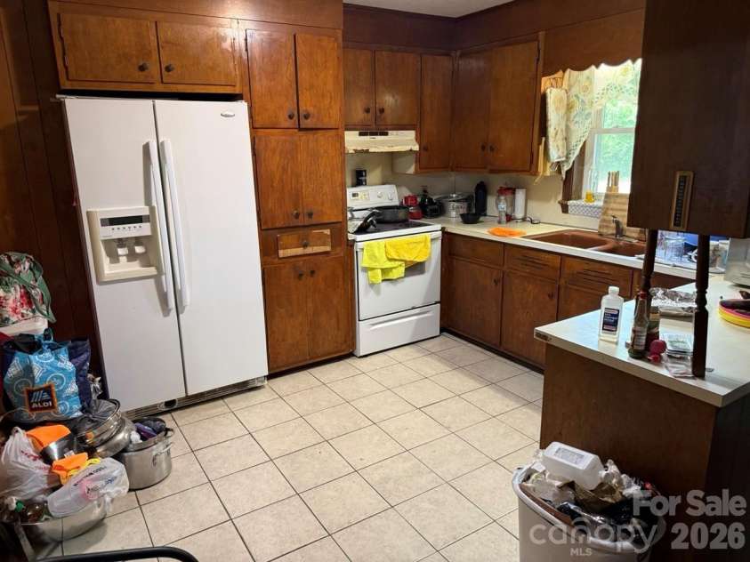 101 Ramsey Street, Morganton, NC 28655.  MLS# CAR4387176, YatesRealty ID 25813. 