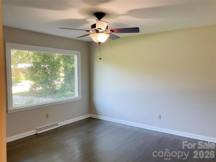 2346 Woodleaf Drive, Gastonia, NC 28052.  MLS# CAR4387297, YatesRealty ID 25814. 