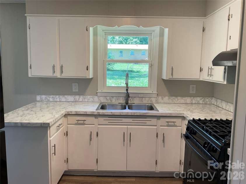 2346 Woodleaf Drive, Gastonia, NC 28052.  MLS# CAR4387297, YatesRealty ID 25814. 