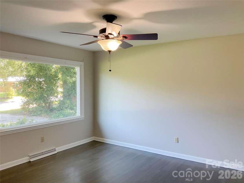 2346 Woodleaf Drive, Gastonia, NC 28052.  MLS# CAR4387297, YatesRealty ID 25814. 