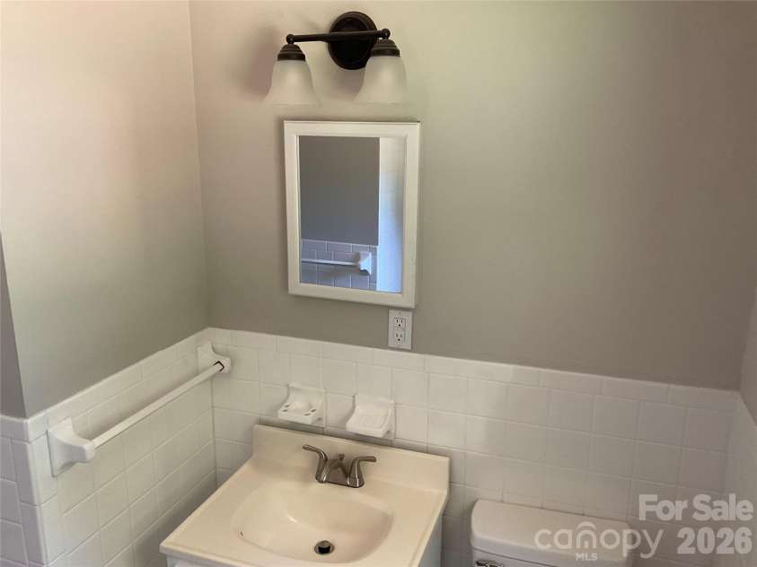2346 Woodleaf Drive, Gastonia, NC 28052.  MLS# CAR4387297, YatesRealty ID 25814. 