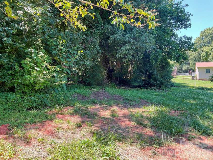 2346 Woodleaf Drive, Gastonia, NC 28052.  MLS# CAR4387297, YatesRealty ID 25814. 