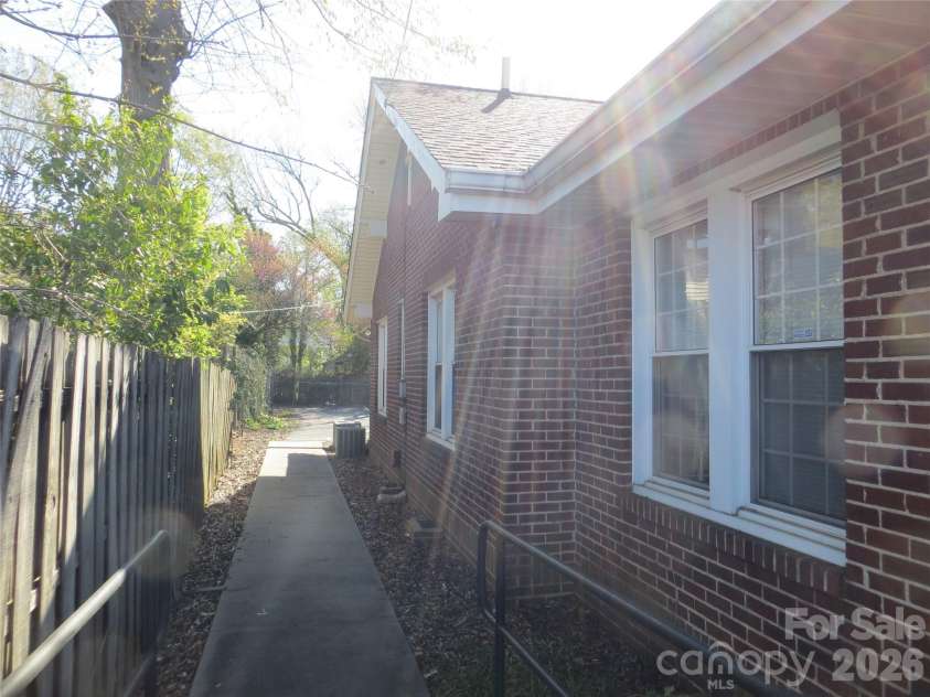 505 Lafayette Street, Shelby, NC 28150.  MLS# CAR4387366, YatesRealty ID 25817. 