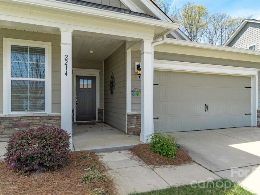2214 Seagull Drive, Denver, NC 28037.  MLS# CAR4364869, YatesRealty ID 25819. 